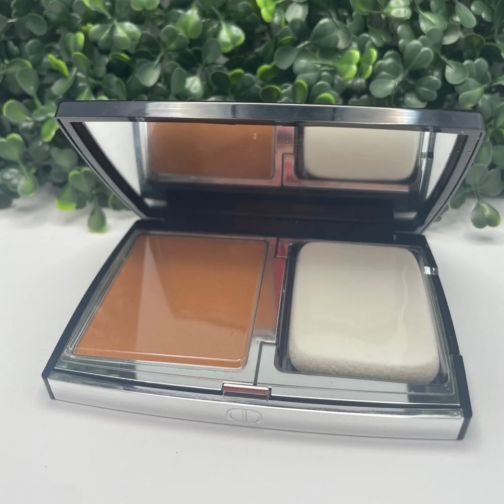 NEW - Dior Forever Natural Velvet compact foundation in shade: 5N neutral